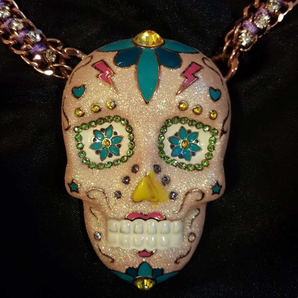 I’M LOOKING FOR THIS!!! Betsey Johnson Sugar skull